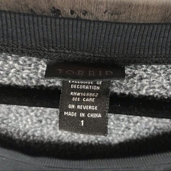 Torrid Black Lace Up Front Sweatshirt Sz 1 NWOT - Picture 6 of 8